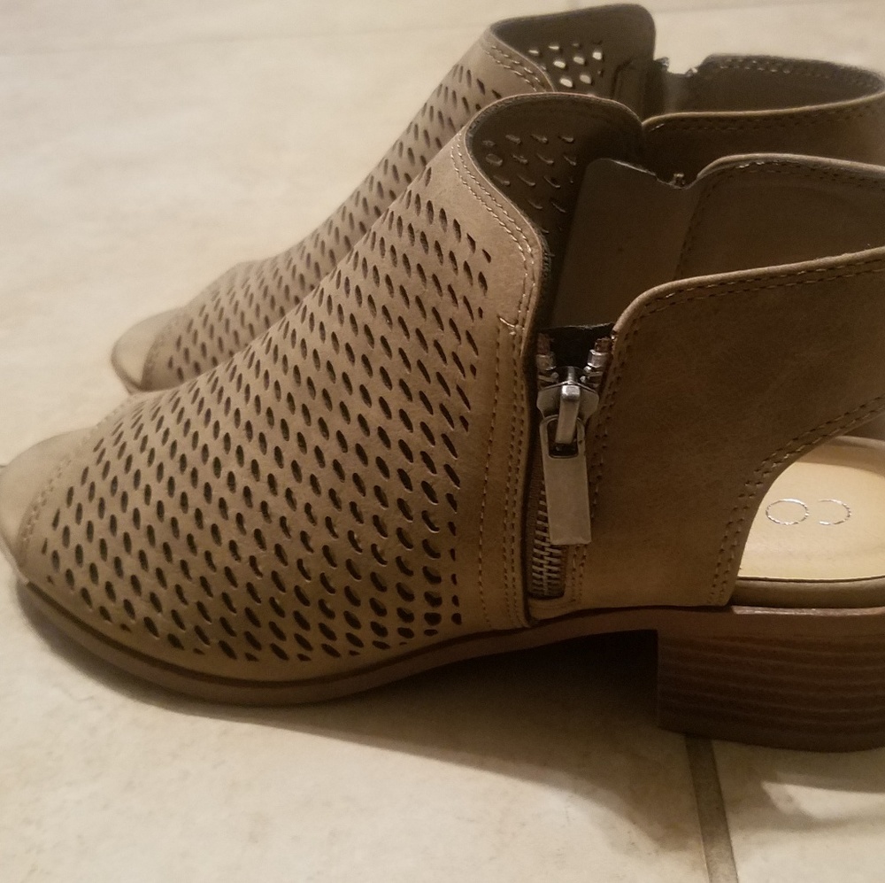 Biege sandal block heel